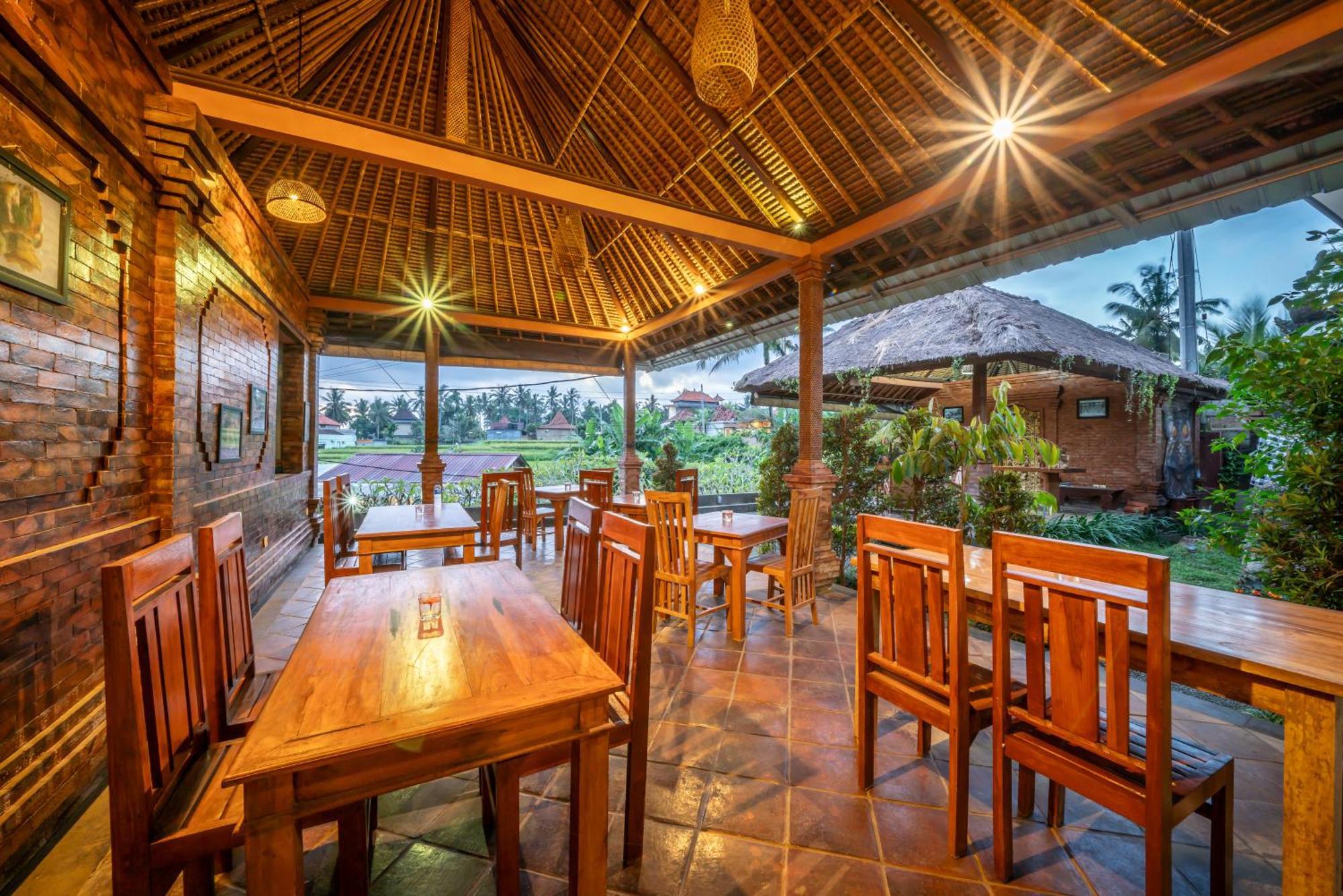 Uma Ubud Hotel Exterior photo