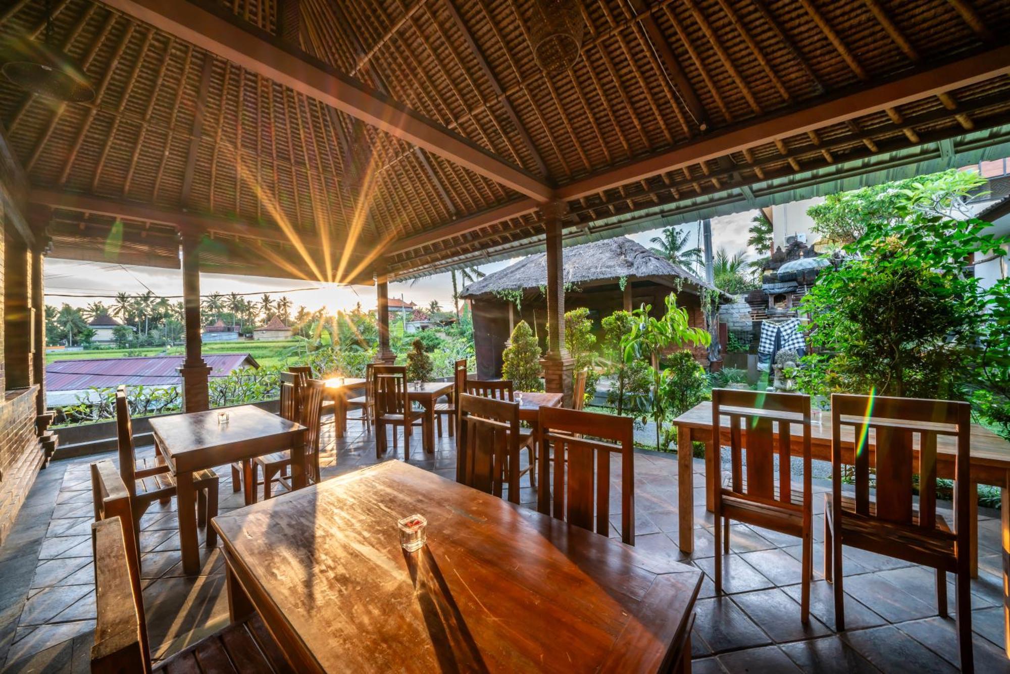 Uma Ubud Hotel Exterior photo