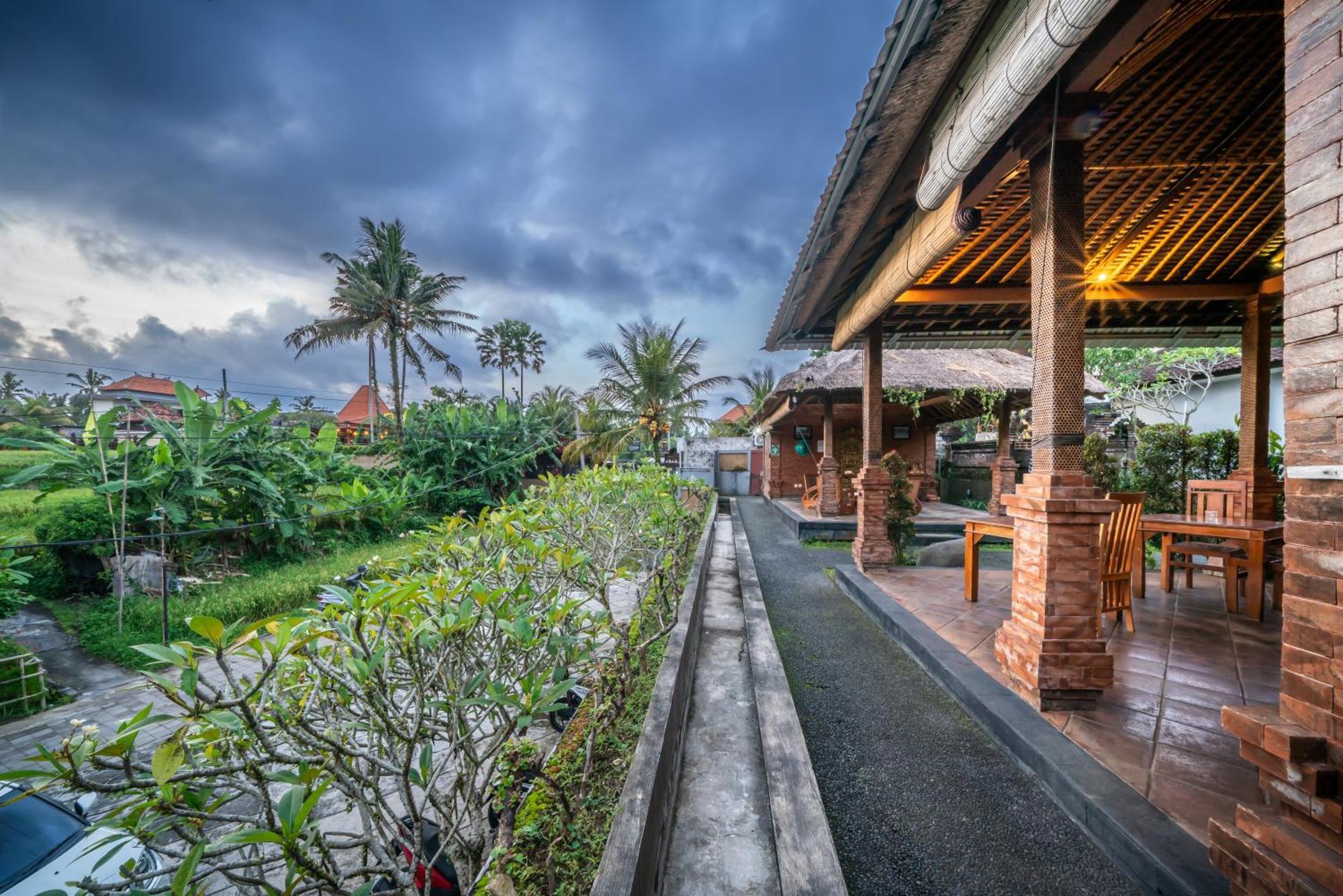 Uma Ubud Hotel Exterior photo