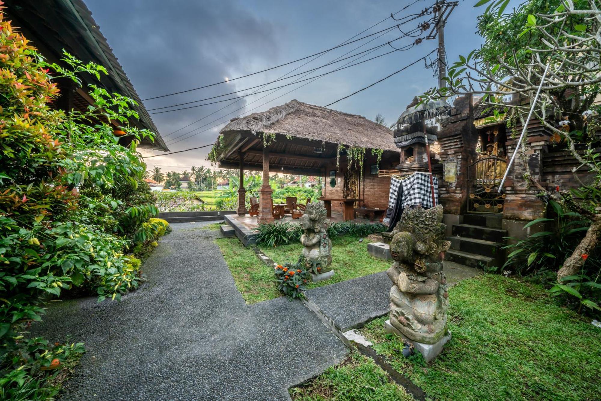 Uma Ubud Hotel Exterior photo