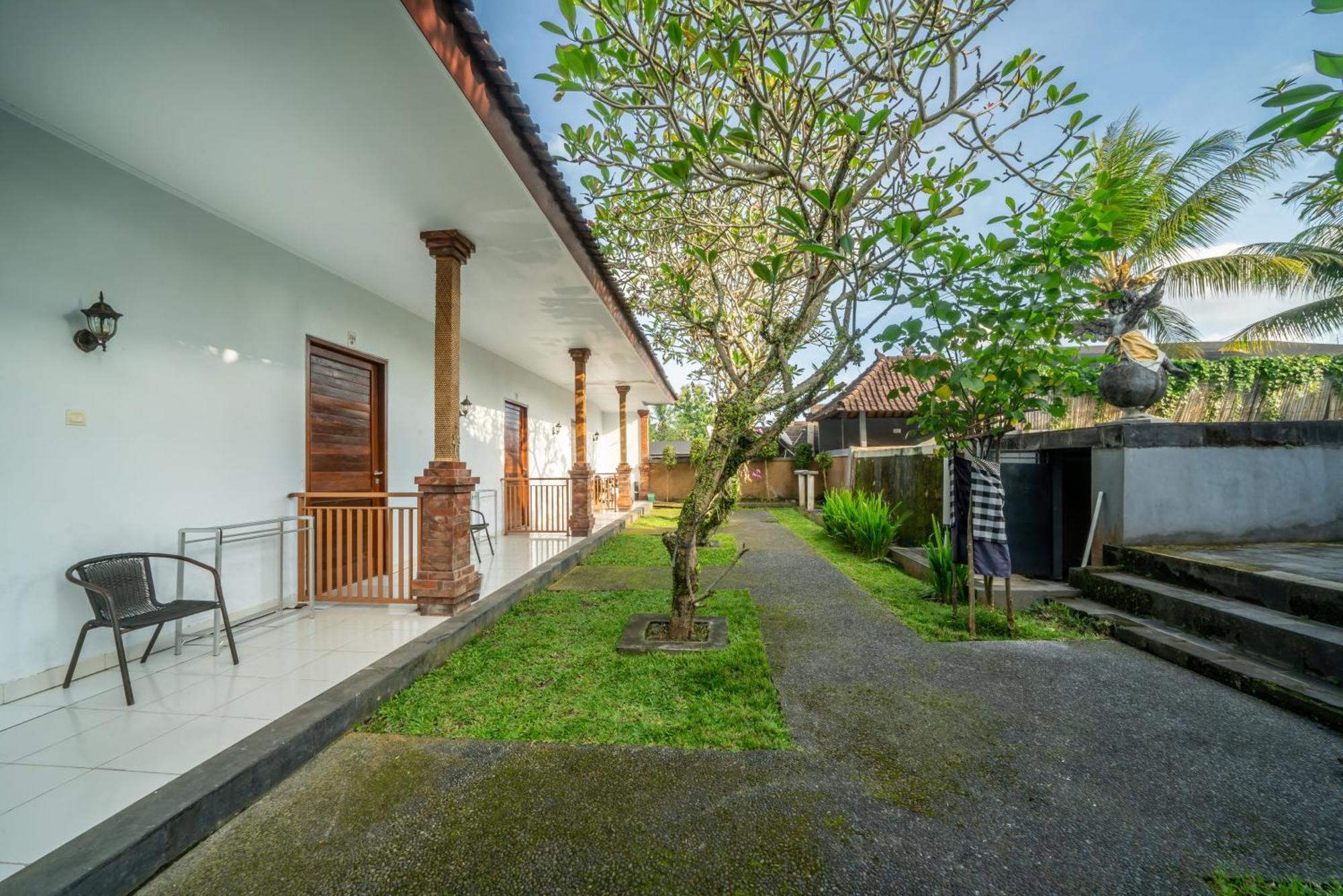 Uma Ubud Hotel Exterior photo