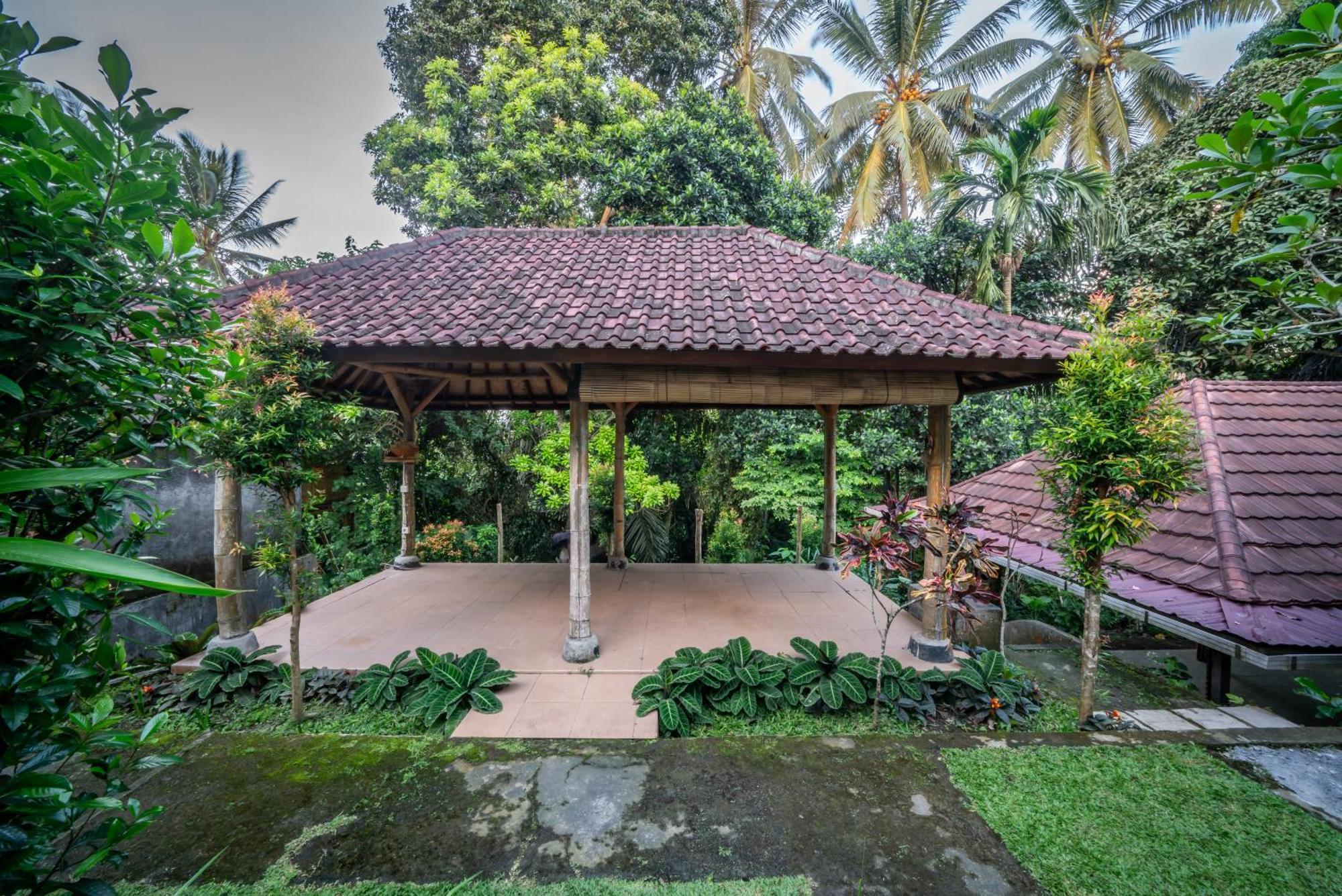 Uma Ubud Hotel Exterior photo